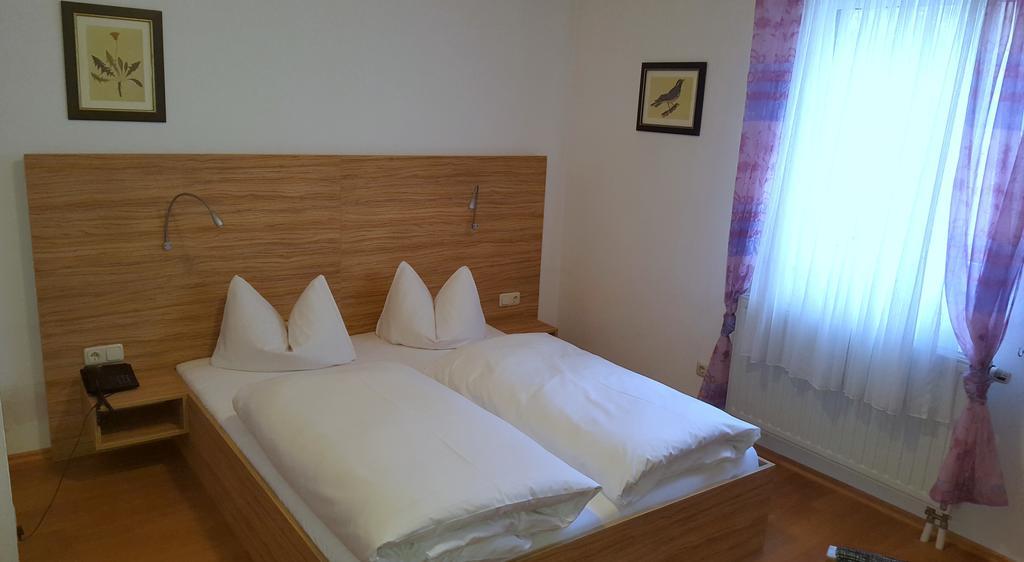 Gaestehaus Langhammer Bubenreuth Номер фото
